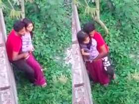 Caught on camera: Desi couple fucks in the open air