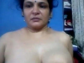 Nipple-focused video of a gorgeous milk tanker bhabhi in action