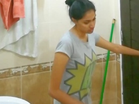 Cute Indian girl in a hot MMF video